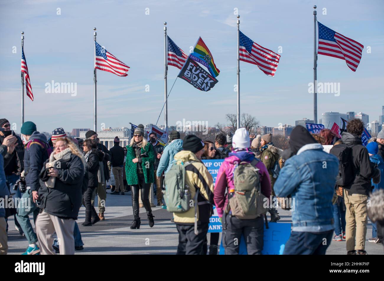 I dimostranti partecipano alla sconfitta della marcia Mandati a Washington, DC, il 23 gennaio 2022, protestando maschera e il mandato di vaccinazione COVID-19. USA. Foto Stock