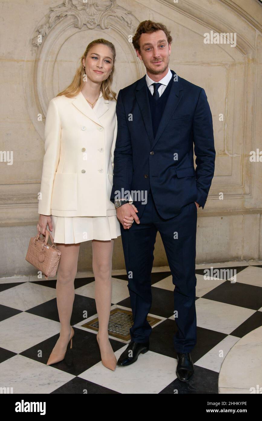 Beatrice Borromeo e Pierre Casiraghi partecipano allo spettacolo Dior Haute  Couture Primavera/Estate 2022 nell'ambito della Paris Fashion Week il 24  gennaio 2022 a Parigi, Francia. Foto di Laurent Zabulon/ABACAPRESS.COM Foto  stock -