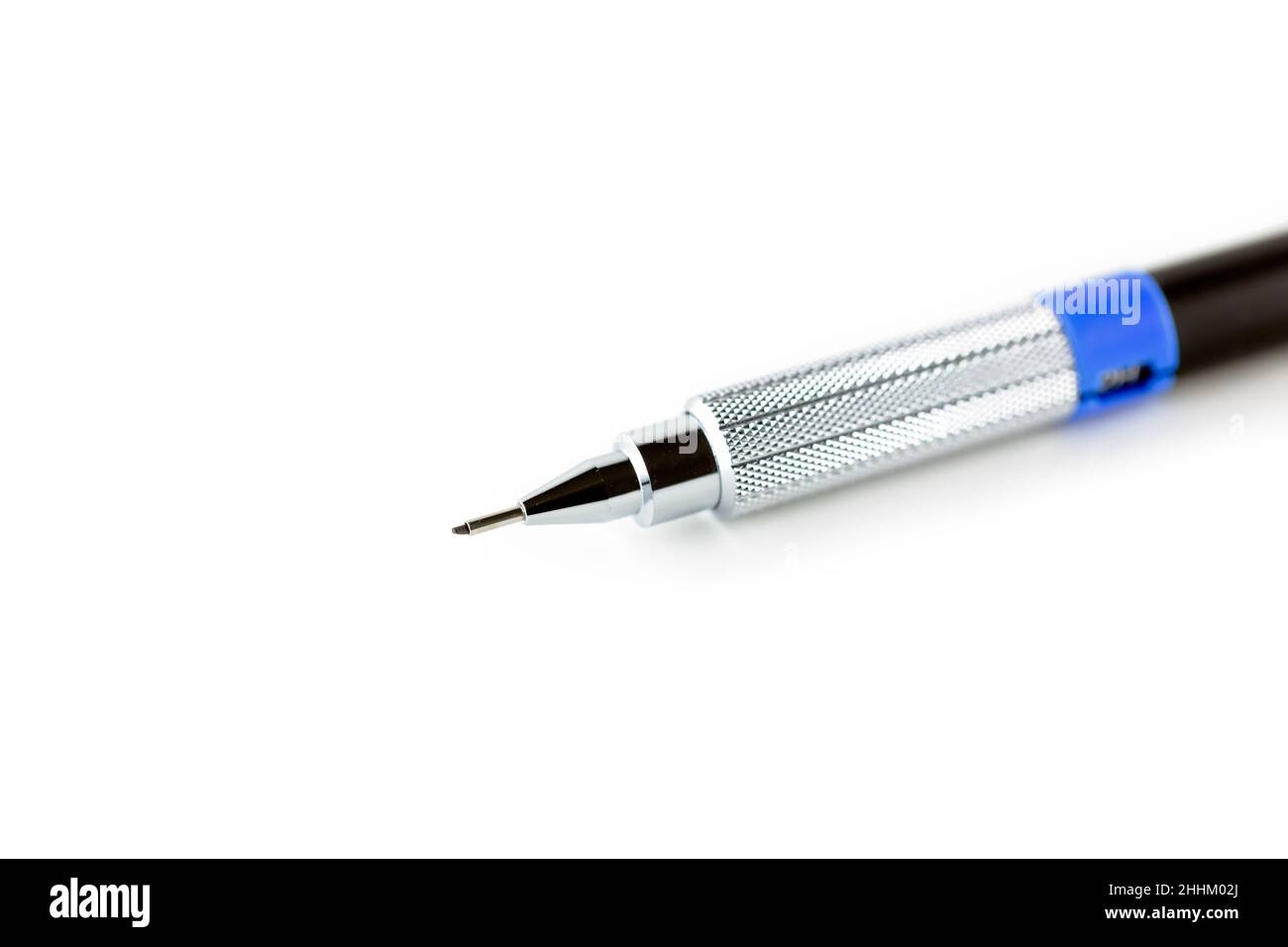 Una matita meccanica isolata su sfondo bianco. Immagine ritagliata per uso editoriale ed illustrativo Foto Stock