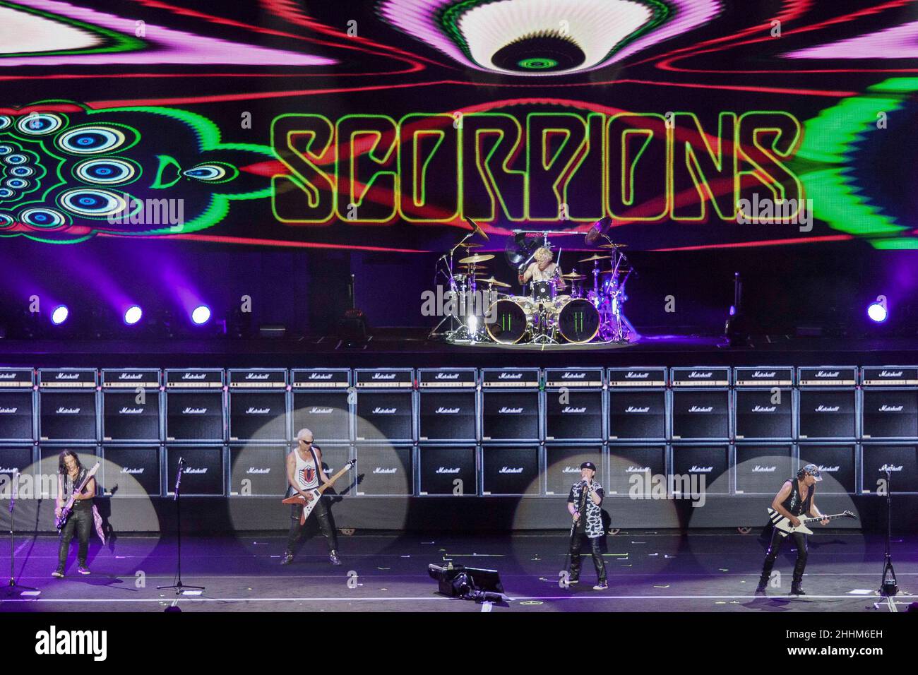 07 agosto 2015 - Corea del Sud, Incheon : la band rock tedesca Scorpions suona sul palco durante il Pentaport Rock Festival 10th a Incheon, Corea del Sud. (Yescom Ent / Polaris) Foto Stock