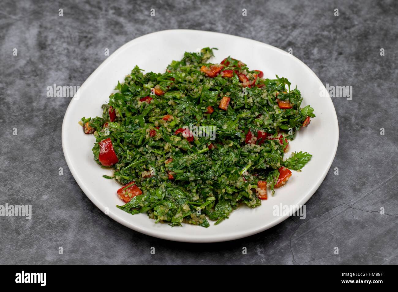 Ingredienti crudi cottura insalata tabouli vista orizzontale. Cibo sano Foto Stock