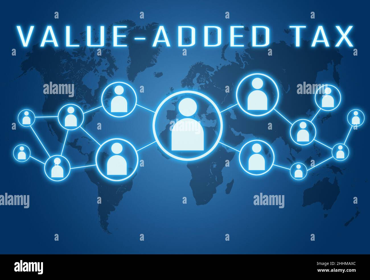 Imposta sul valore aggiunto - concetto di testo su sfondo blu con mappa del mondo e icone sociali. Foto Stock