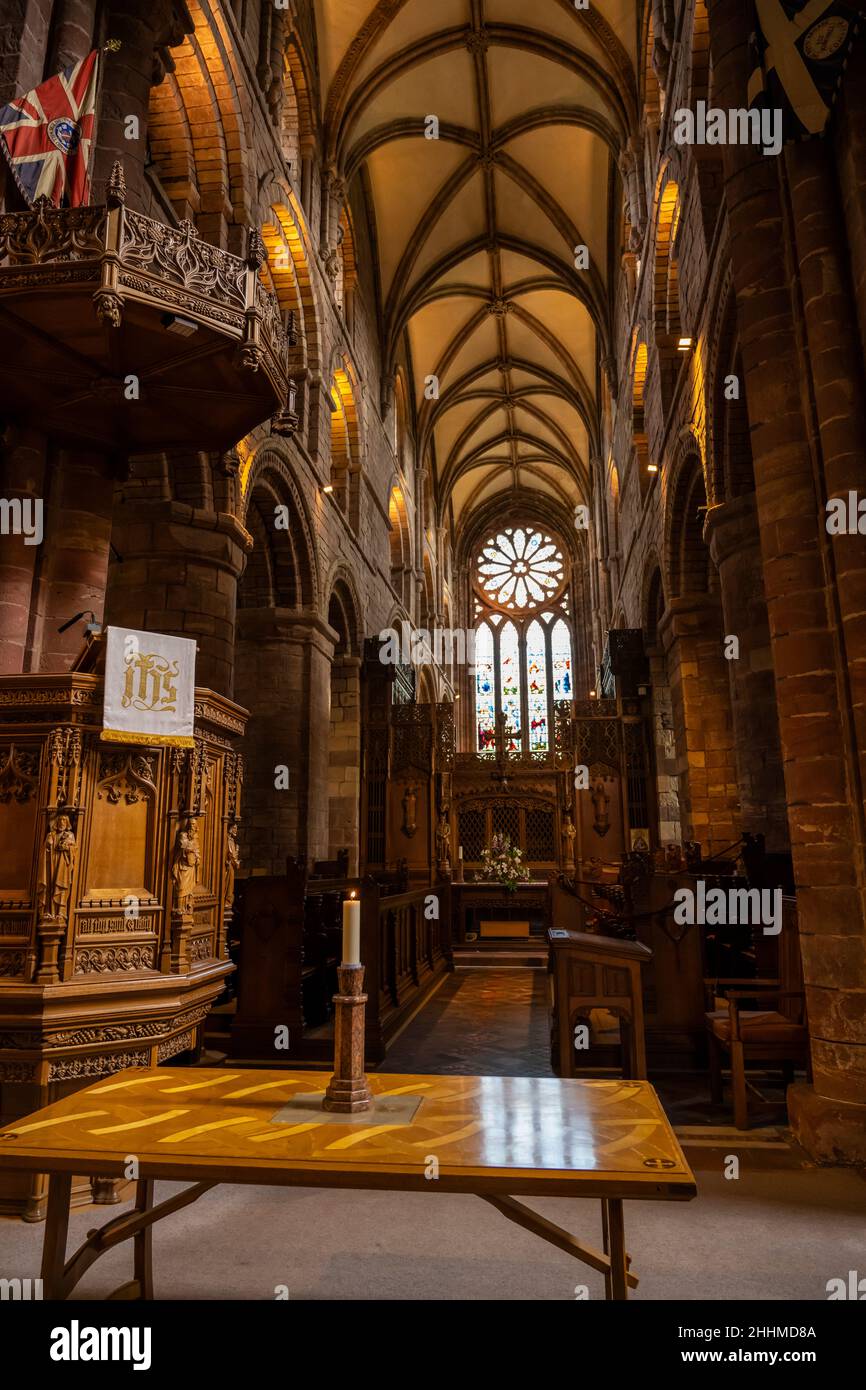 Interno della Cattedrale di St Magnus a Kirkwall sulla Mainland Orkney in Scozia Foto Stock