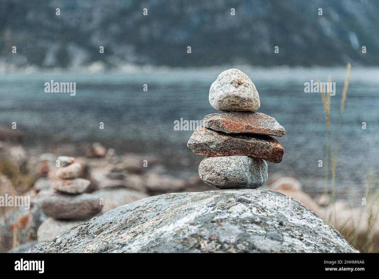 torre in pietra impilata, cairns, pietre Foto Stock