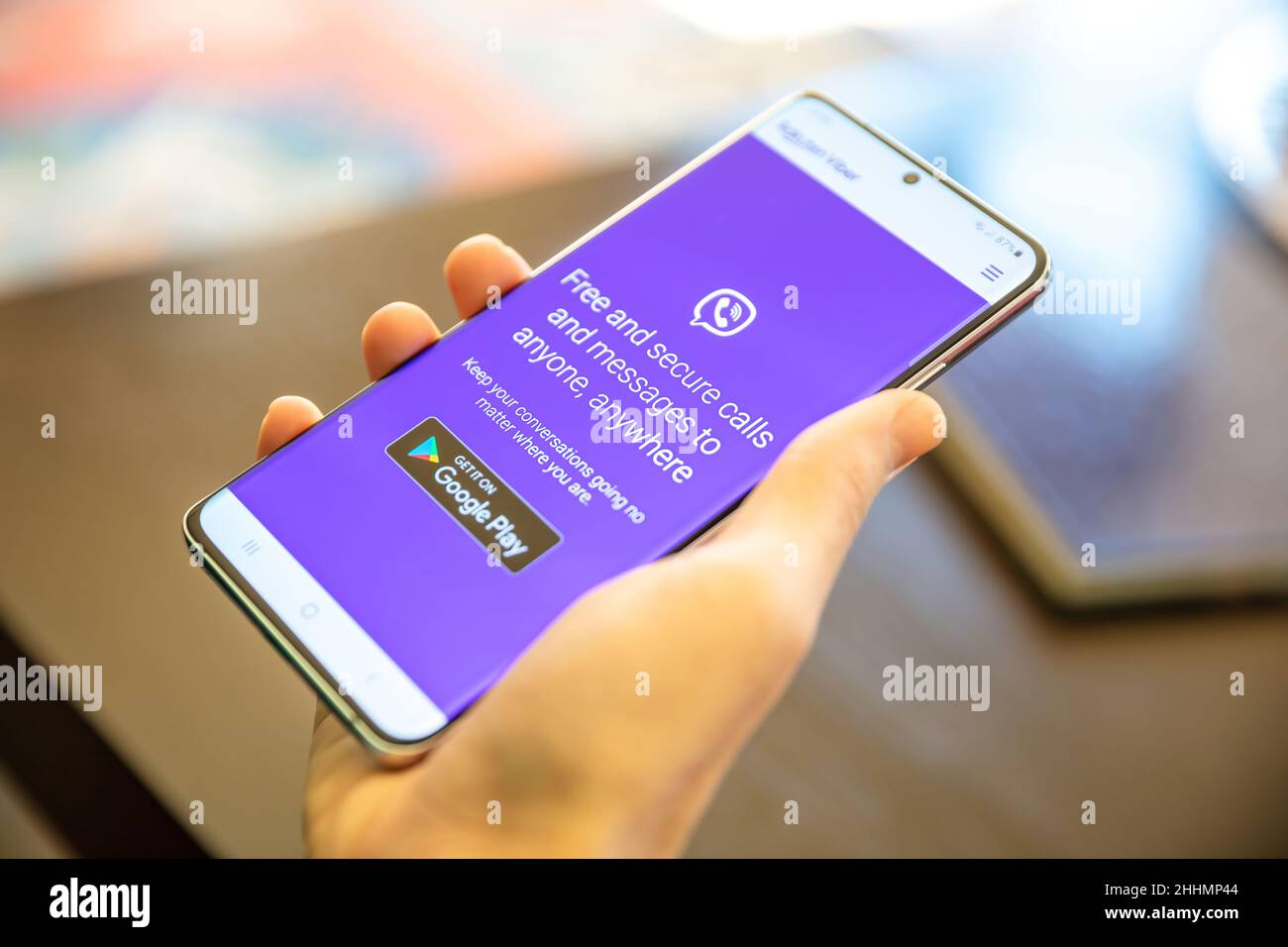 Grecia Atene, gennaio 23 2022. Logo dell'app di comunicazione Viber sul display del telefono cellulare Foto Stock