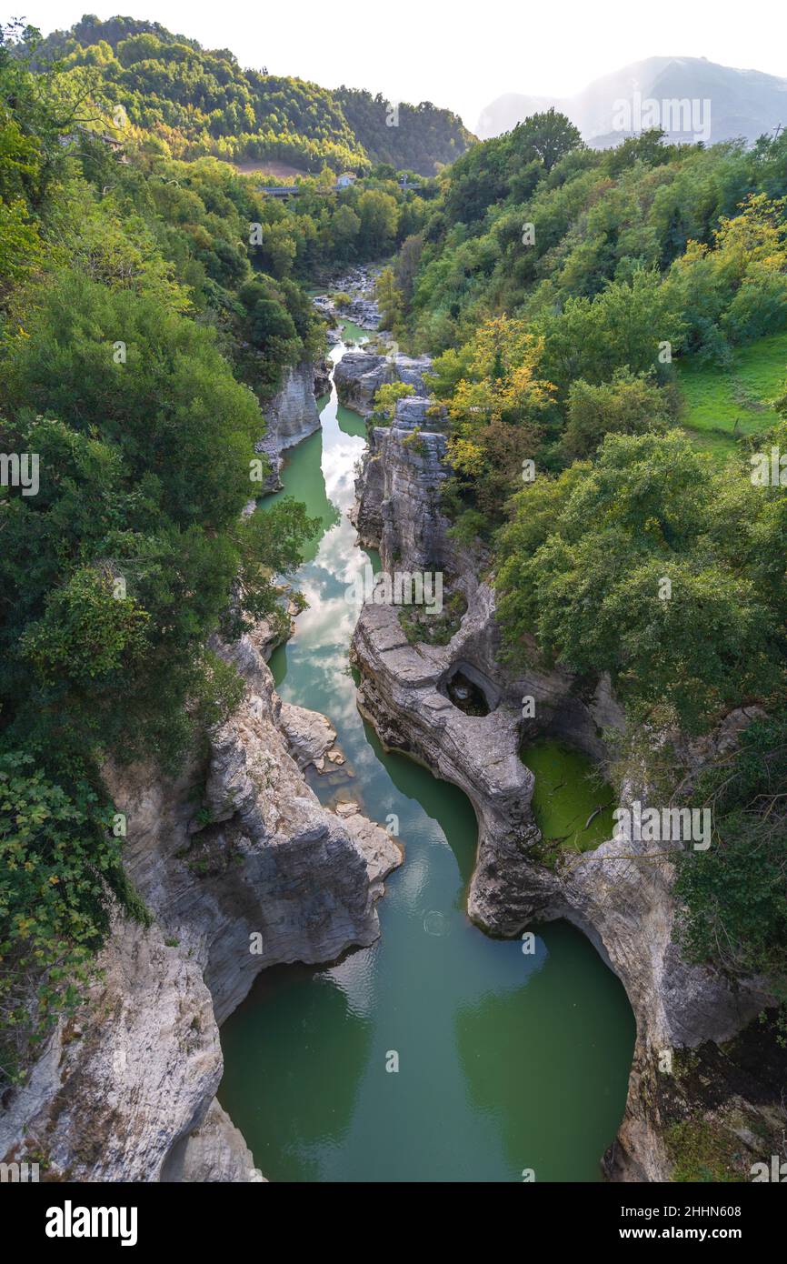 bollitore gigante, Marmitta dei giganti, fiume Metauro, Fossombrone, Marche, Italia, Europa Foto Stock