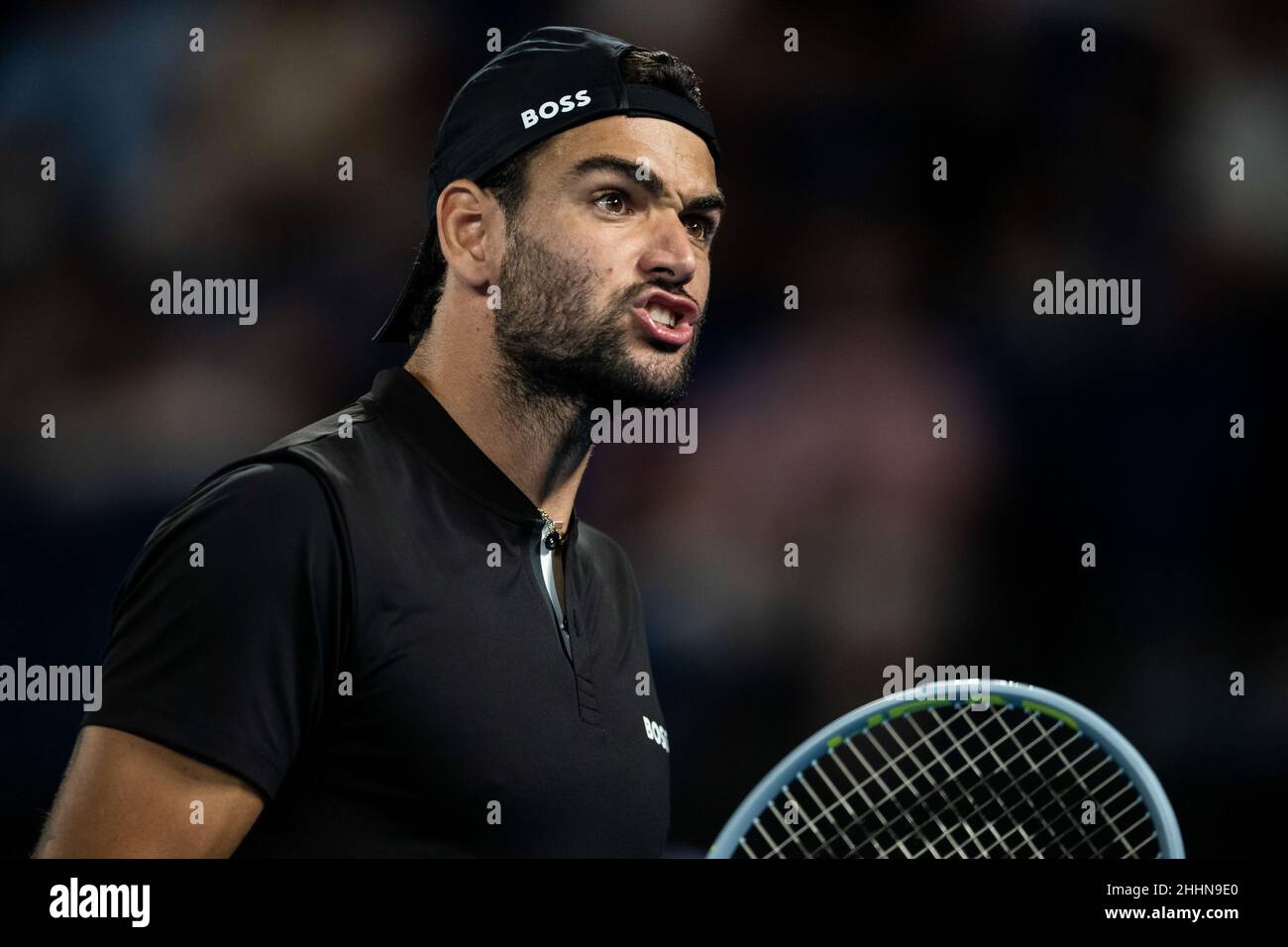 MELBOURNE, AUSTRALIA - GENNAIO 23: Matteo Berrettini d'Italia durante la sua partita di 4th round maschile nel corso dell'Australian Open 2022 al Melbourne Park il 23 Gennaio 2022 a Melbourne, Australia (Foto di Andy Astfalck/Orange Pictures) Foto Stock