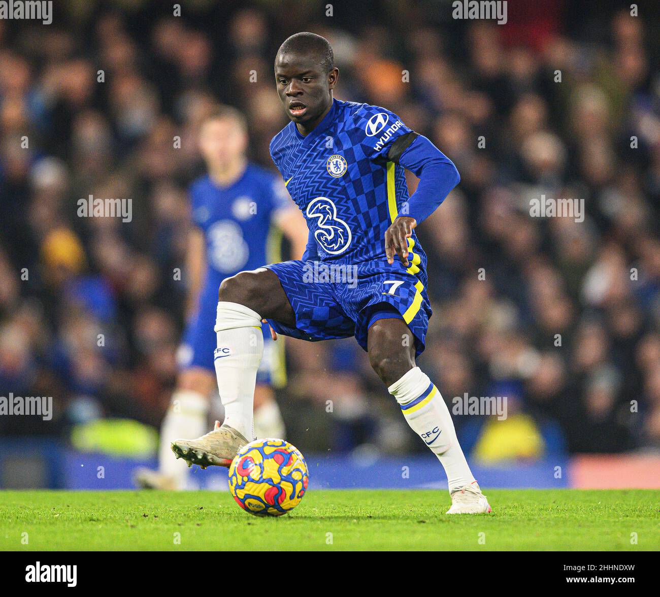 23 gennaio - Chelsea v Tottenham Hotspur - Premier League - Stamford Bridge il N'Golo Kante di Chelsea è affrontato da Harry Winks durante la partita della Premier League a Stamford Bridge, Londra. Picture Credit : © Mark Pain / Alamy Live News Foto Stock