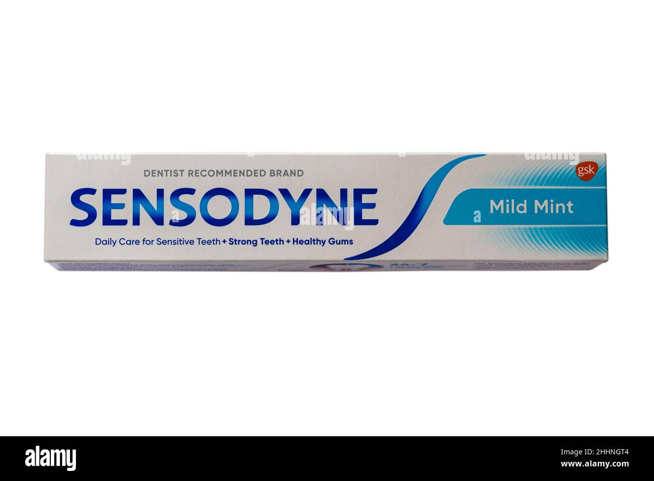 Scatola di Sensodyne delicato dentifricio menta su sfondo bianco - cura quotidiana per i denti sensibili + denti forti + gengive sane dentista marchio raccomandato Foto Stock