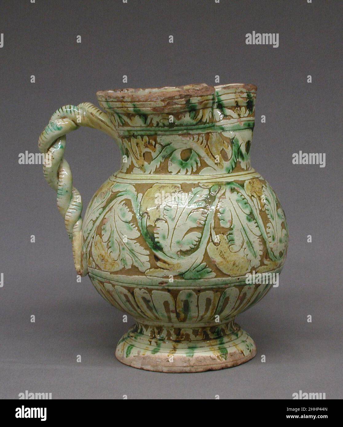 Caraffa seconda metà 16th secolo probabilmente italiana, Squillache. Caraffa. Probabilmente italiana, Squillache. Seconda metà 16th secolo. Terracotta smaltata in piombo. Ceramica-ceramica Foto Stock