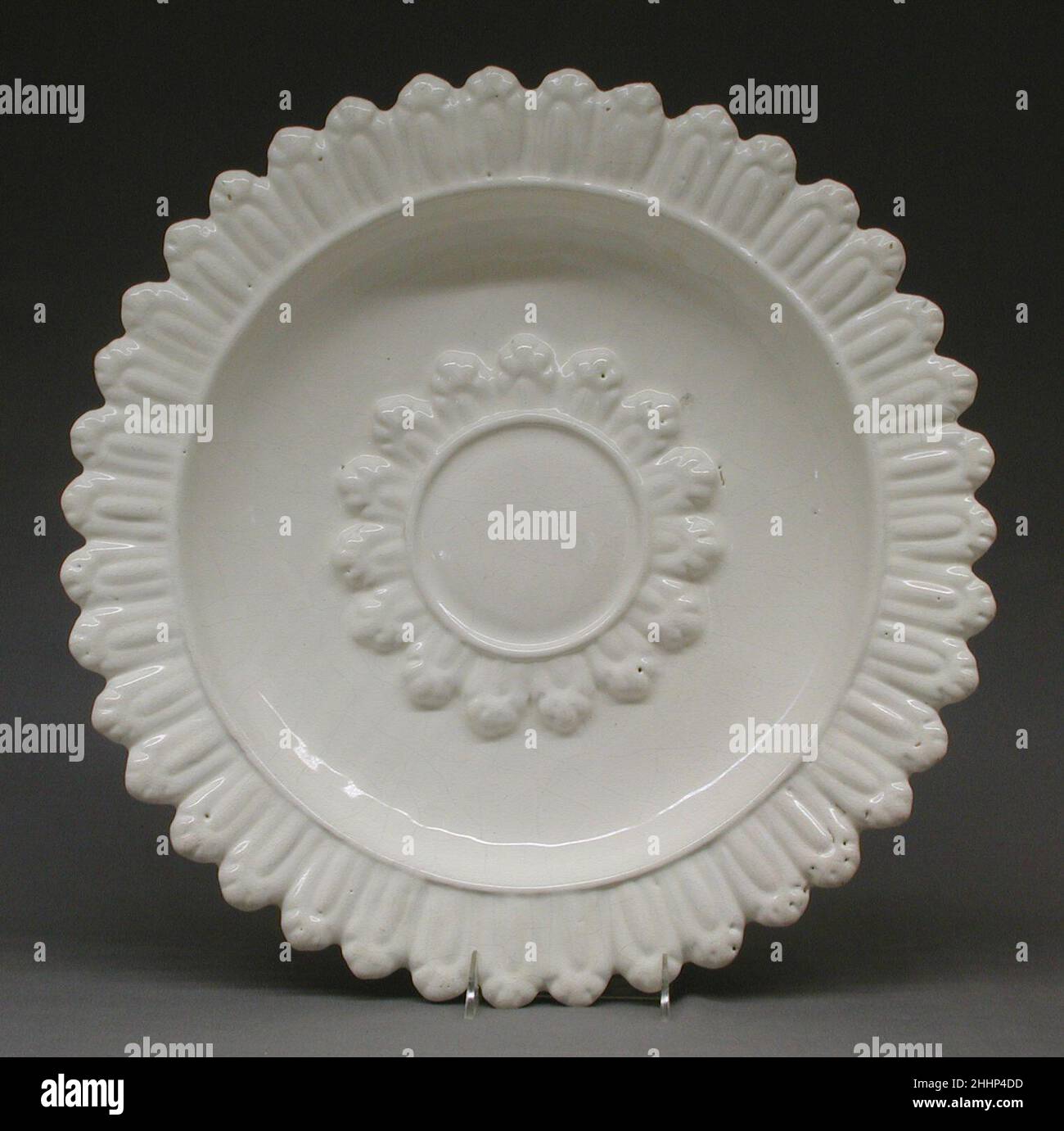 Piatto ca. 1650 Italiano. Piatto. Italiano. CA. 1650. Terracotta stagnata. Ceramica-ceramica Foto Stock