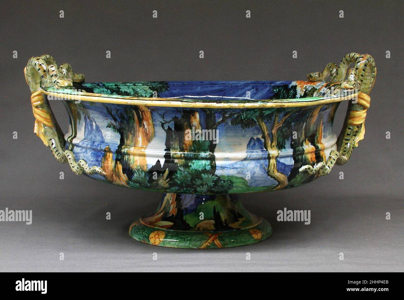 Cisterna ca. 1545 eventualmente presso il laboratorio di Orazio Fontana Italiano. Cisterna. Italiano, Urbino. Ca. 1545. Maiolica (terracotta stagnata). Ceramica-ceramica Foto Stock