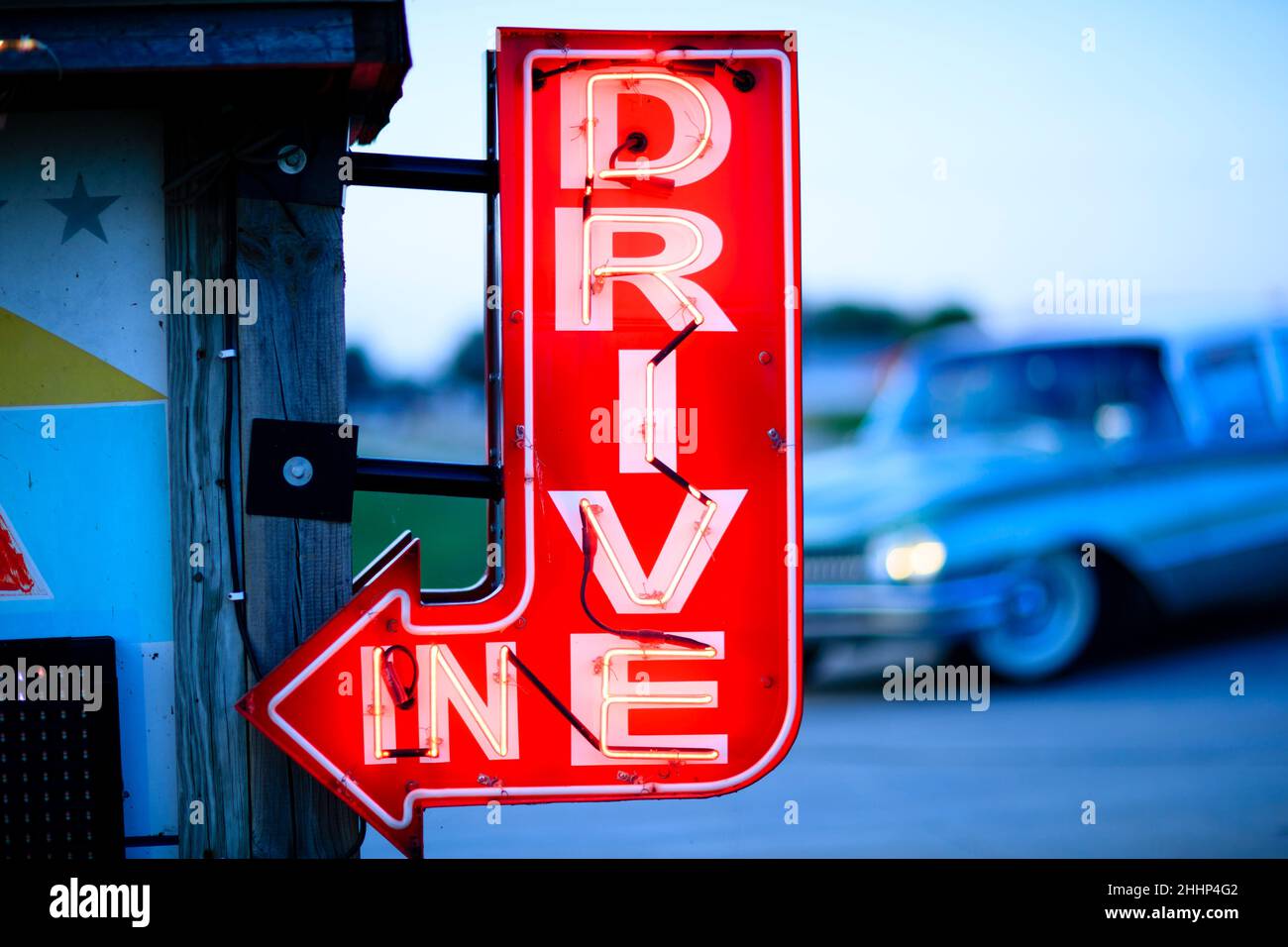 Cartello al neon per Harvest Moon Drive-in Theatre in Illinois Foto Stock