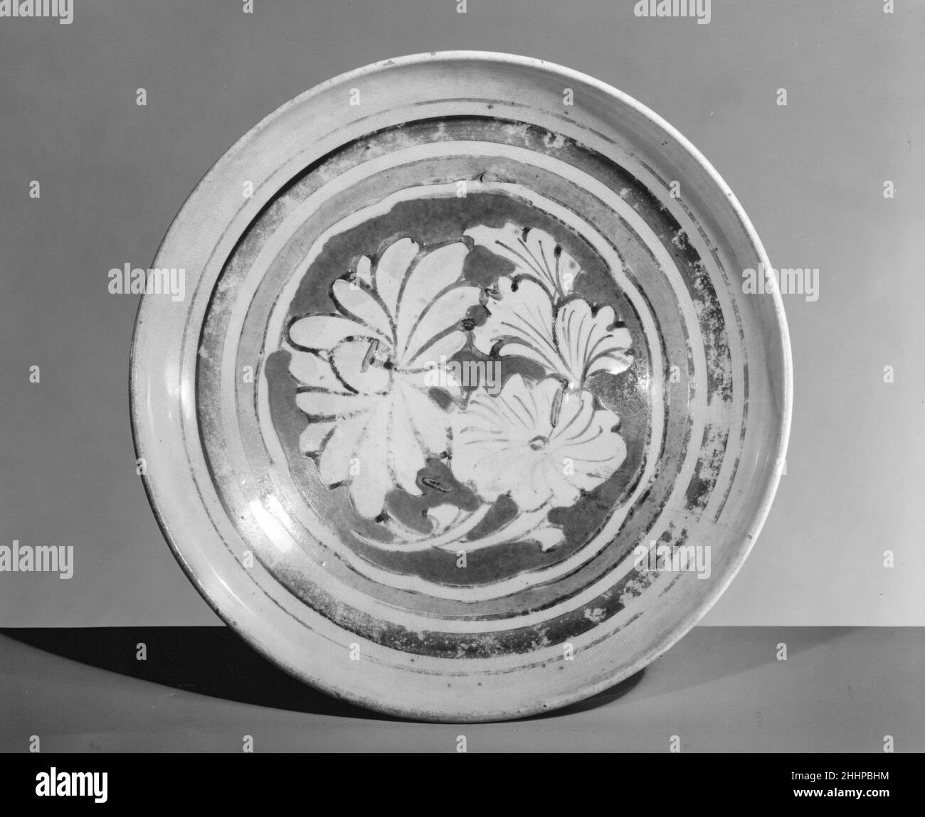 Piatto 13th secolo Cina. Piatto 42441 Foto Stock