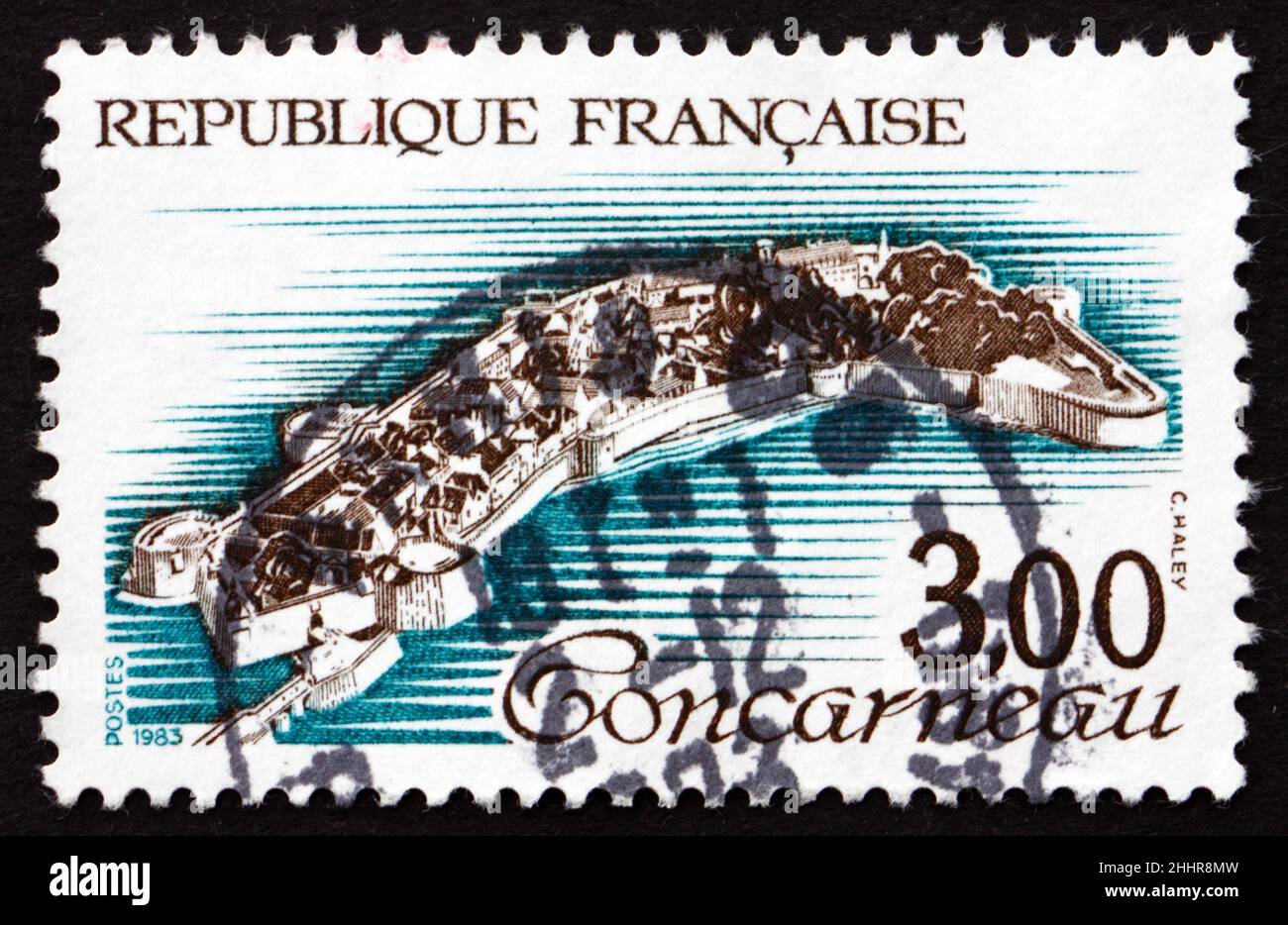 FRANCIA - CIRCA 1983: Un francobollo stampato in Francia mostra la vista di Ville Close, una città murata su una Long Island nel centro del porto di Città di Co Foto Stock