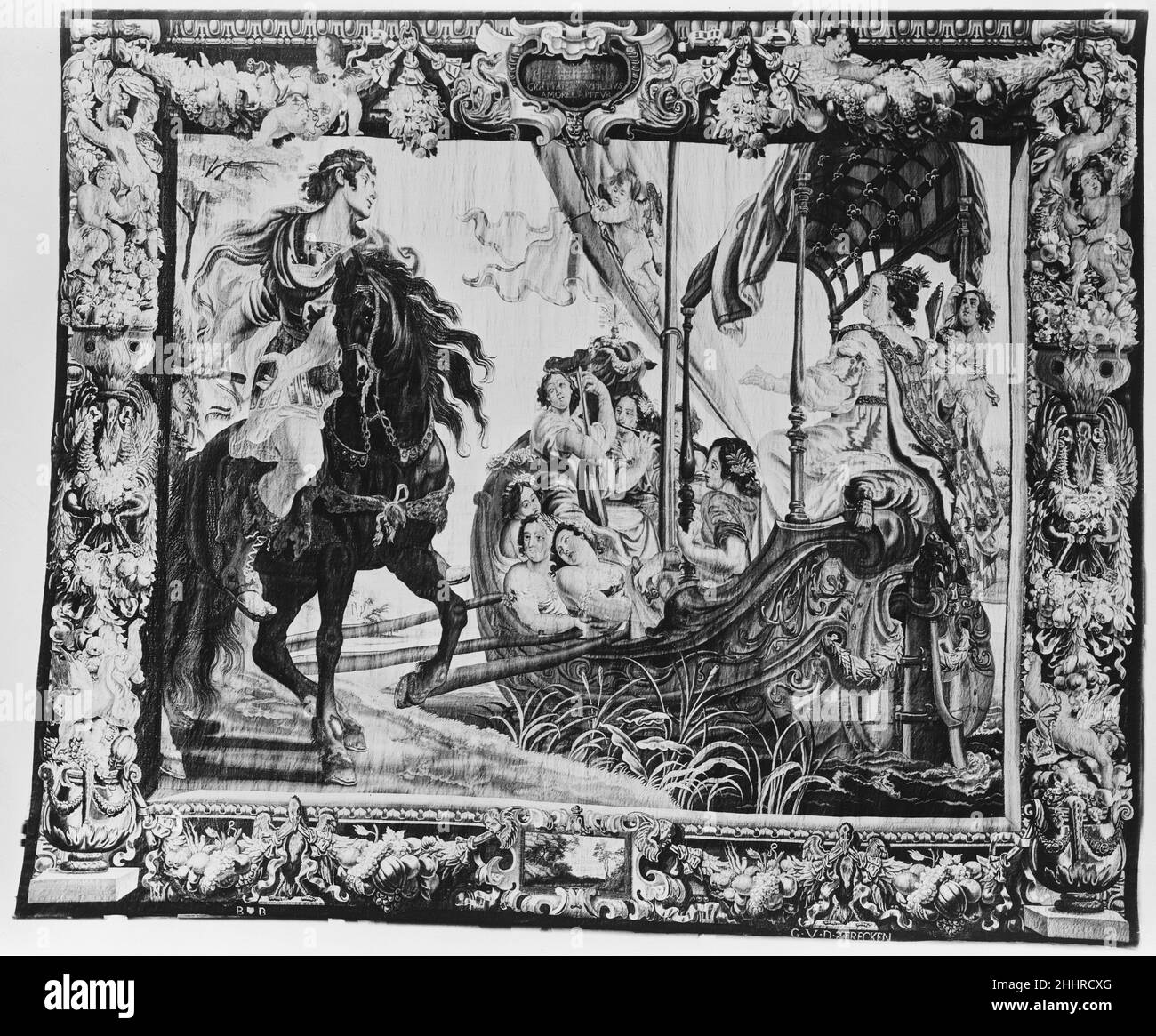 L'incontro di Antony e Cleopatra da un insieme della Storia di Antony e Cleopatra progettato ca. 1650, tessuto 1650–77 disegnato da Justus van Egmont fiammingo questo pannello raffigura il momento in cui Antony vede per la prima volta Cleopatra, che sta cavalcando nella poppa di una chiatta, fanciata da giovani vestiti come pidi (come descritto da Plutarch). Cupido, appoggiato alla vela della chiatta, punta una freccia ad Antony, che sta cavalcando un cavallo spiritato. L'iscrizione latina nella cartouche superiore recita: "Antony, mandato a costringerla, è catturata dall'amore di lei". Lo stile esuberante e' tipico degli arazzi disegnati da Justu Foto Stock