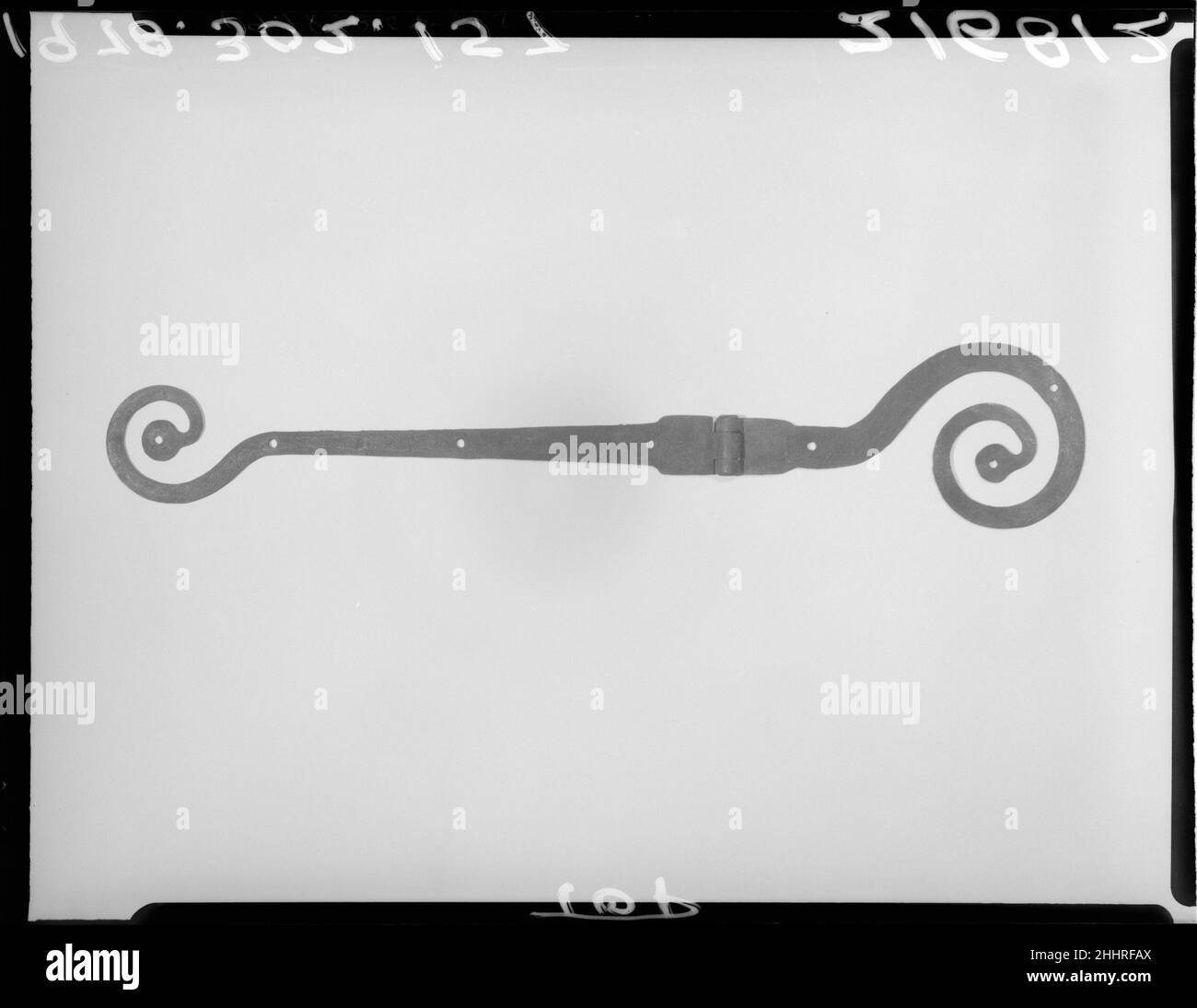 Cerniera della portiera 1700–1800. Cerniera della portiera. 1700–1800. Ferro battuto Foto Stock