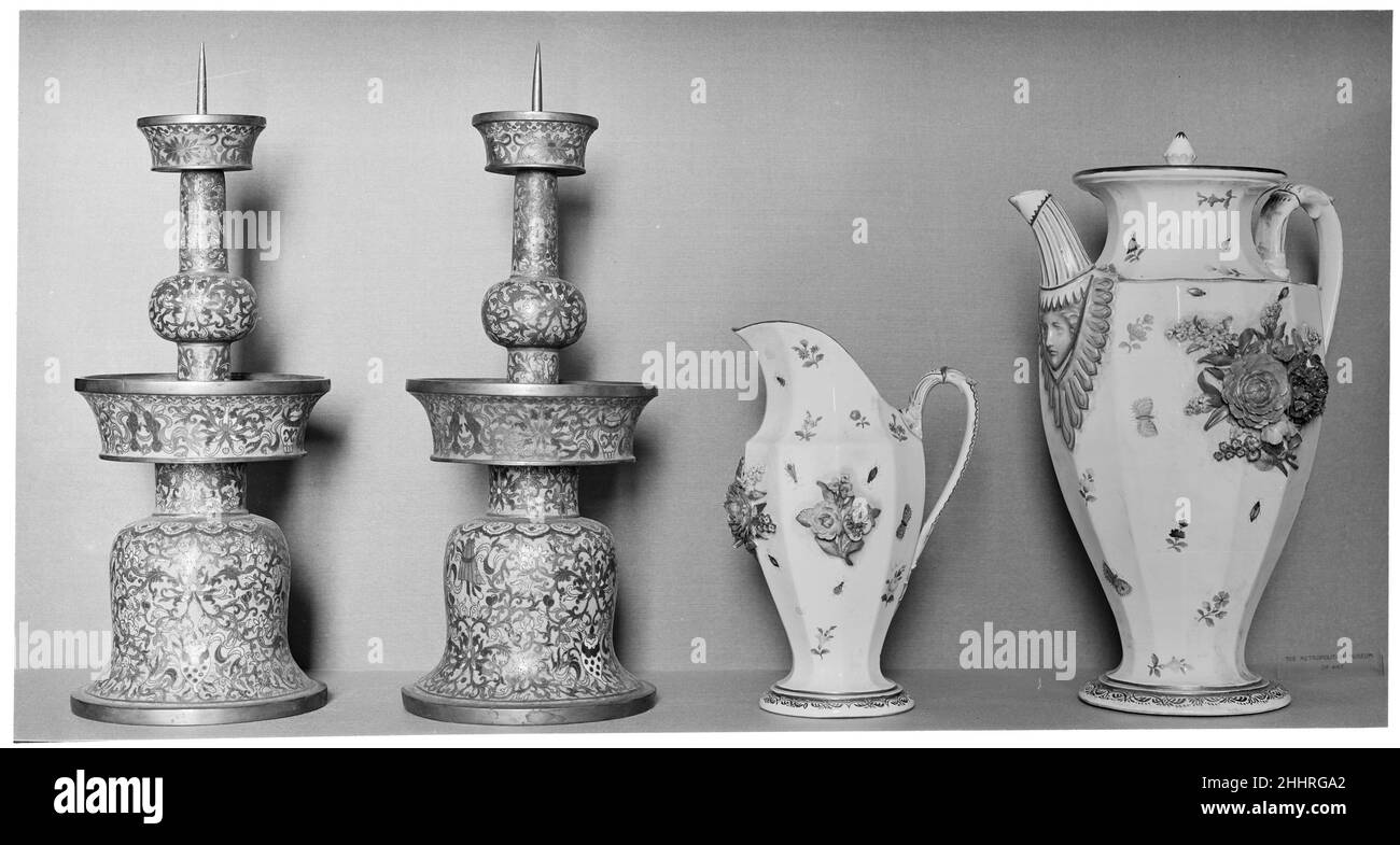 Candeliere Cina. Candeliere. Cina. Smalto cloisonné. Dinastia Qing (1644-1911), periodo Qianlong (1736-95). Cloisonné Foto Stock