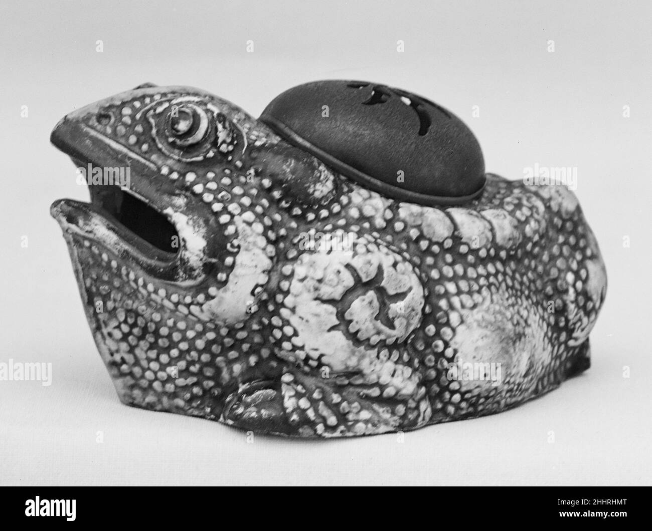 Bruciatori di incenso del Giappone di inizio 19th secolo. Bruciatore incenso. Giappone. Inizio 19th secolo. Ceramiche decorate con colori. Periodo Edo (1615–1868). Ceramica Foto Stock