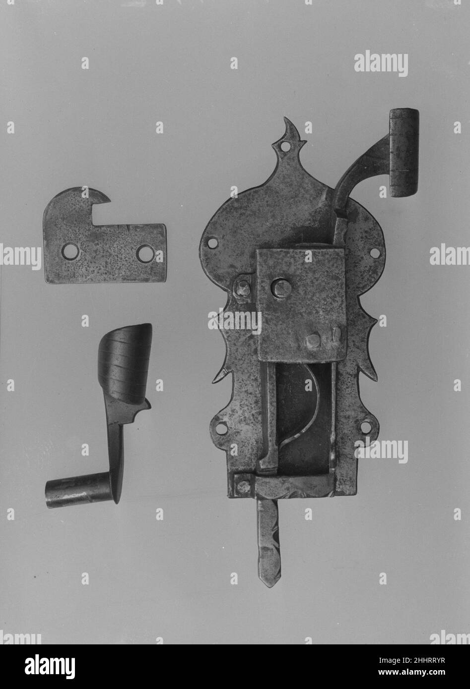 Chiusura a scatto, chiave e presa 1700–1800 americano. Blocco, chiave e fermo. Americano. 1700–1800. Ferro battuto. Fabbricato in Pennsylvania, Stati Uniti Foto Stock