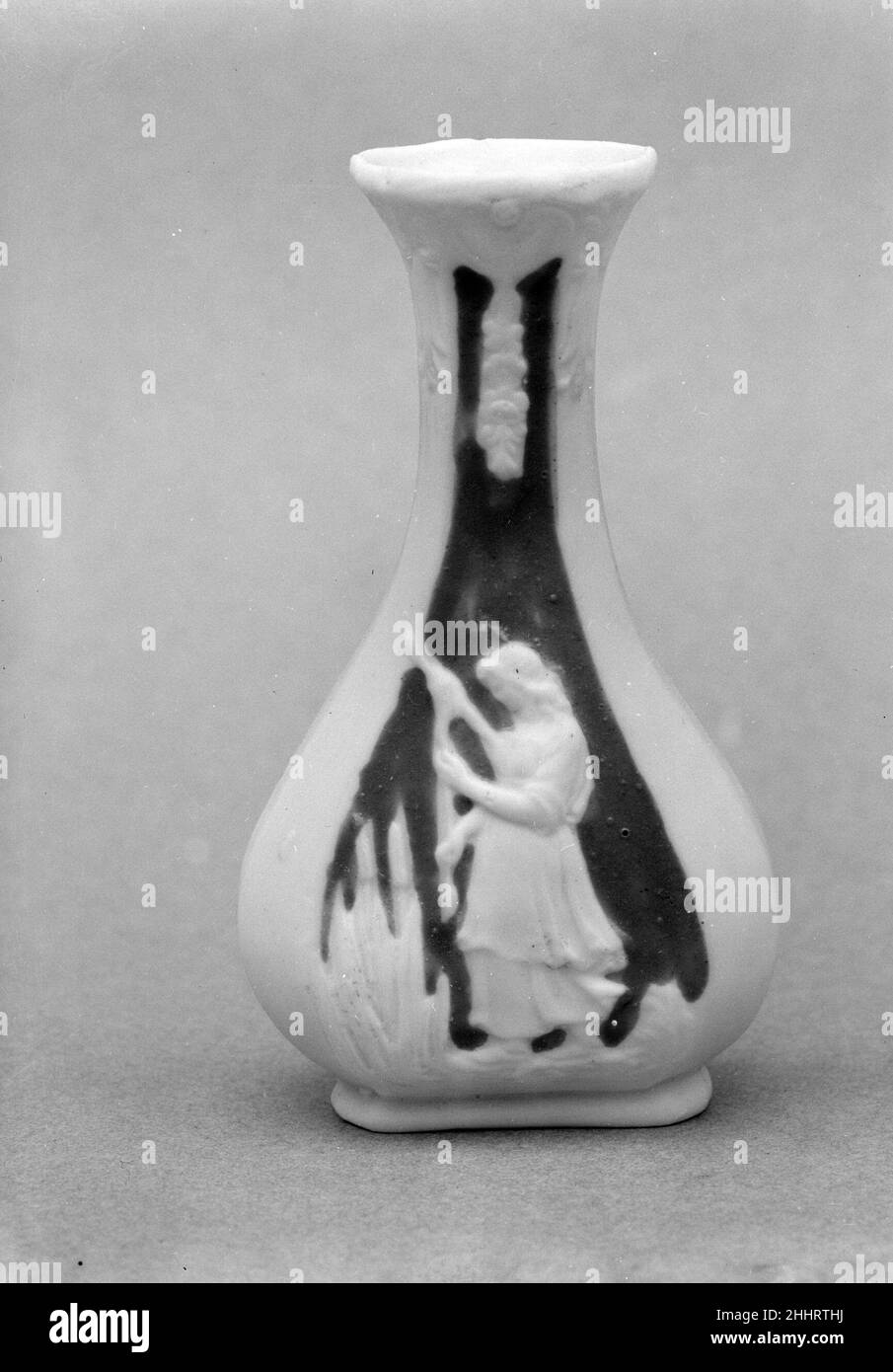 Vaso 1830–70 americano. Vaso. Americano. 1830–70. Porcellana di Parian. Probabilmente fabbricato a Bennington, Vermont, Stati Uniti Foto Stock