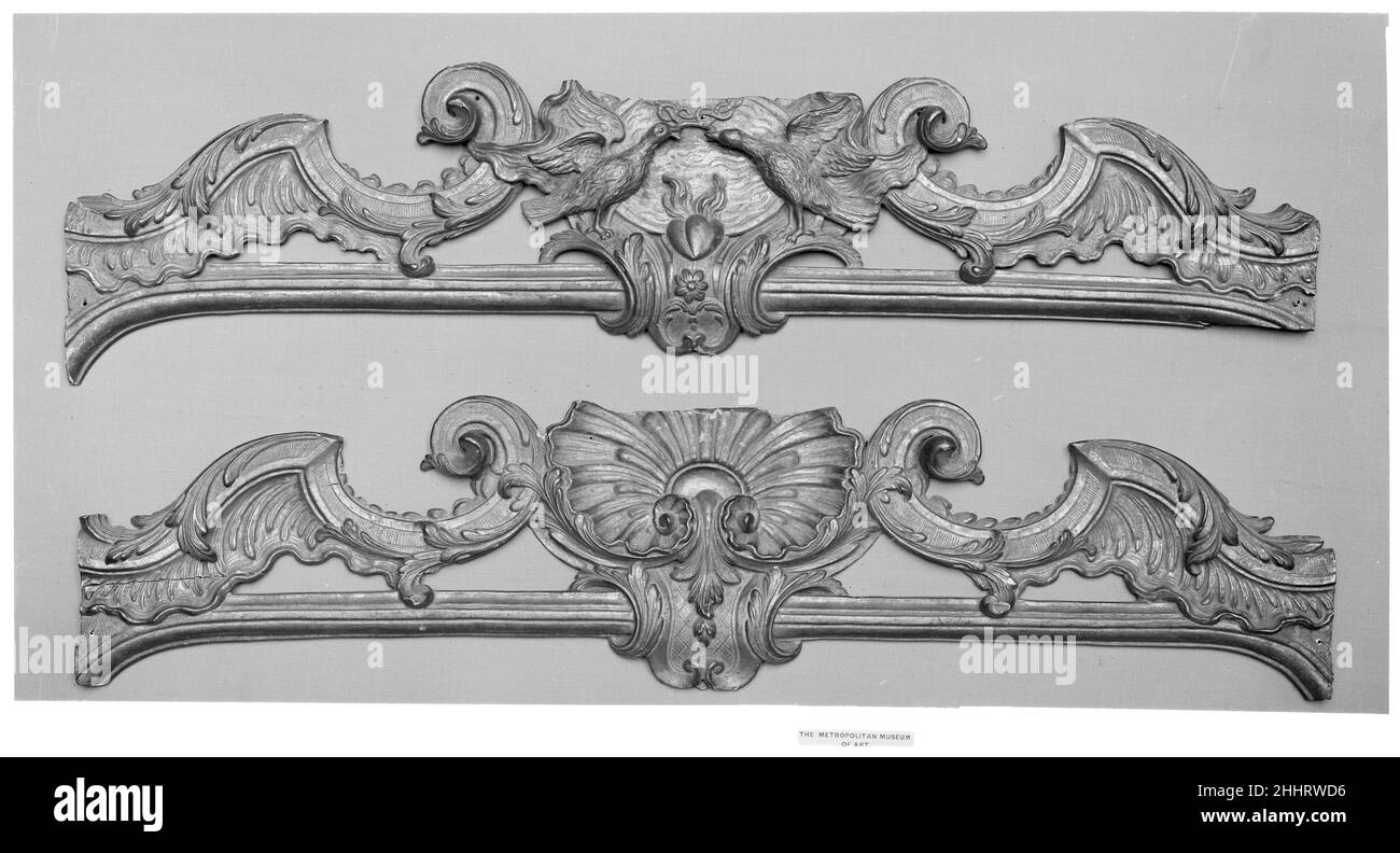Coppia di frammenti di frame ca. 1715–23 Francese. Coppia di frammenti di frame. Francese. CA. 1715–23. Legno intagliato e dorato. Lavorazione del legno Foto Stock