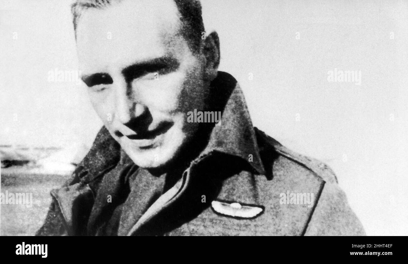 Robert Blair 'Paddy' Mayne è nato a Newtownards, County Down, il secondo più giovane di sette figli. La famiglia Mayne era prominente proprietari terrieri che possedevano diverse attività commerciali in città. Fu nominato Robert Blair dopo un secondo cugino, che al tempo della sua nascita era un ufficiale dell'esercito britannico che serviva nella prima guerra mondiale. La casa di famiglia, Mount Pleasant, si trova sulle colline sopra Newtownards. Un antenato paterno fu Gordon Turnbull, che guidò la famosa Scotland Forever Charge a Waterloo. Frequenta la Regent House Grammar School. Era lì che il suo talento per l'Unione di rugby divenne evidente, Foto Stock