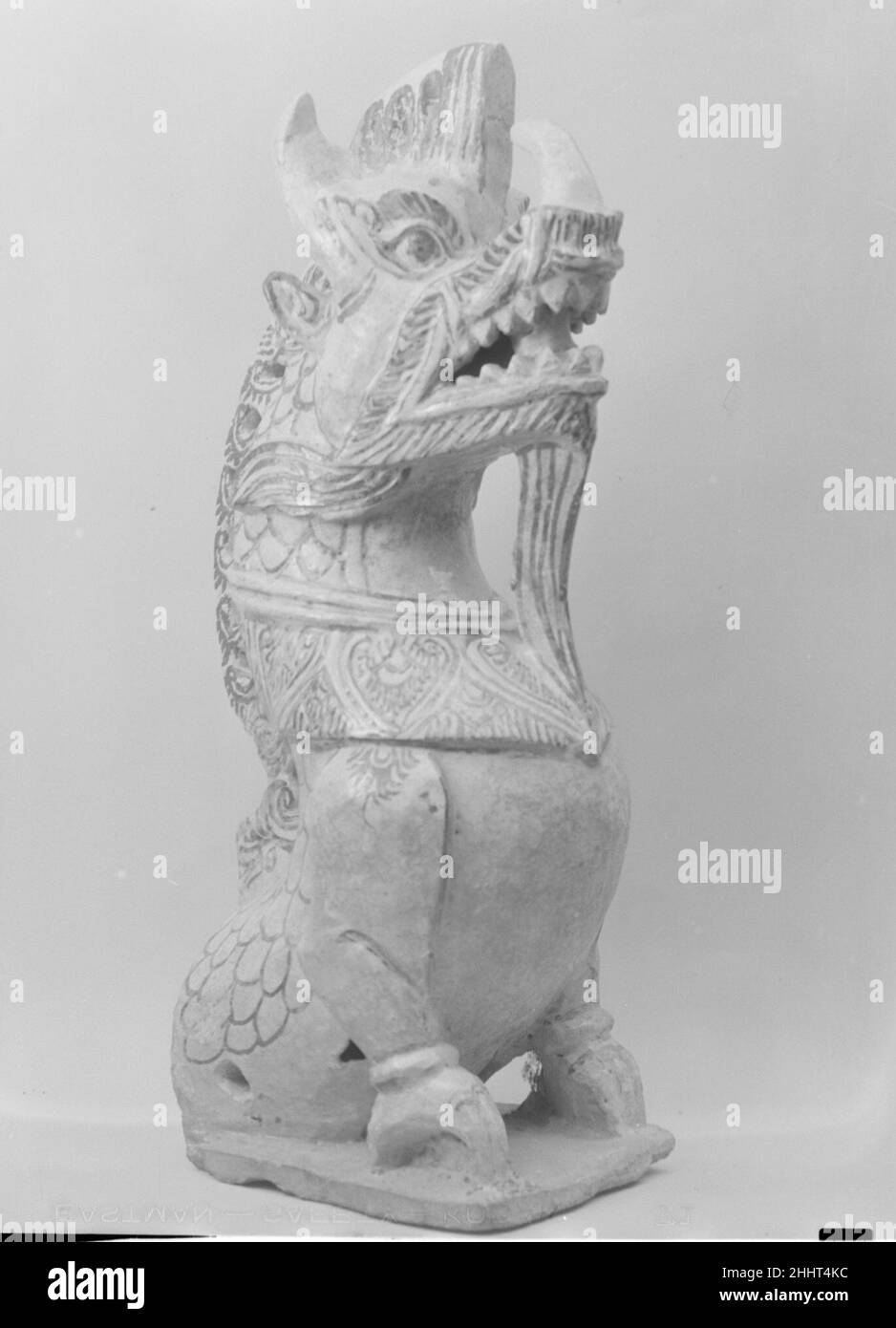 Tegole in forma di un drago 14th secolo Thailandia. Tegole in forma di drago. Thailandia. 14th secolo. Ceramica. Ceramica Foto Stock