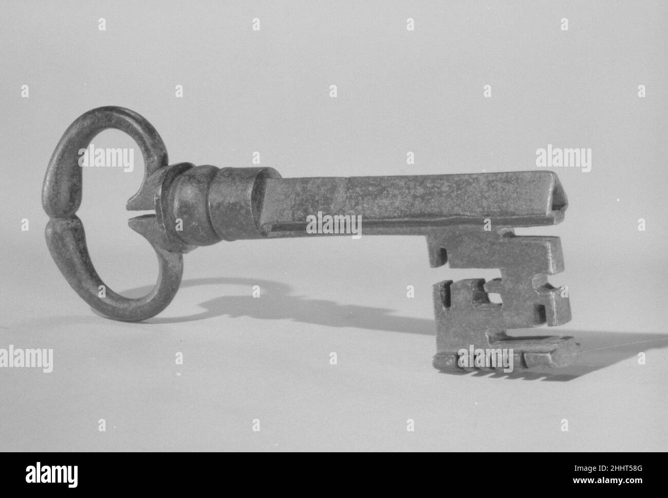 Cassettiera o chiave di cassa 17th secolo probabilmente l'Italia settentrionale o forse il francese. Chiave del cassettiere o del torace, probabilmente dell'Italia settentrionale o forse del francese. 17th secolo. Ferro battuto. Ferro metallurgato Foto Stock