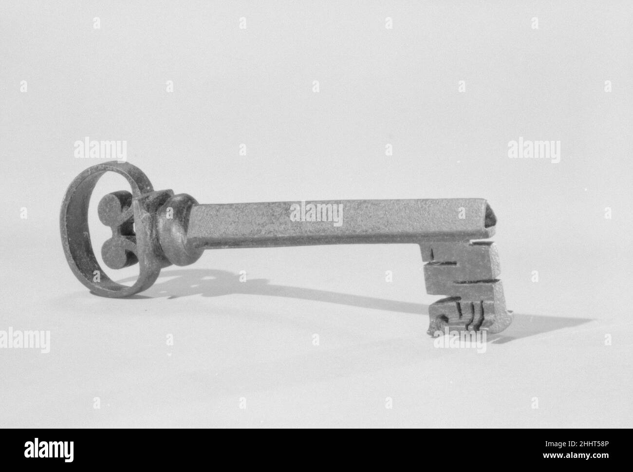 Cassettiera o chiave di cassa 17th secolo probabilmente l'Italia settentrionale o forse il francese. Chiave del cassettiere o del torace, probabilmente dell'Italia settentrionale o forse del francese. 17th secolo. Ferro battuto. Ferro metallurgato Foto Stock