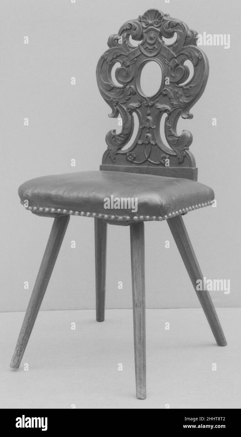 Sedia ca. 1740 Svizzero. Sedia. Svizzera. CA. 1740. Noce (posteriore), pino (sedile), rovere (gambe anteriori), noce (gambe posteriori). Mobili in legno Foto Stock