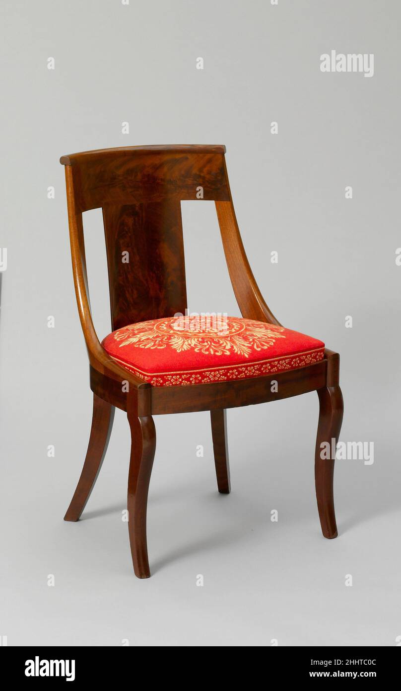 Sedia laterale ca. 1837 attribuito a Workshop of Duncan Phyfe Scottish  questa forma di sedia, indicata nel periodo come una gondola di chaise, è  caratterizzata da una parte posteriore concava profonda e