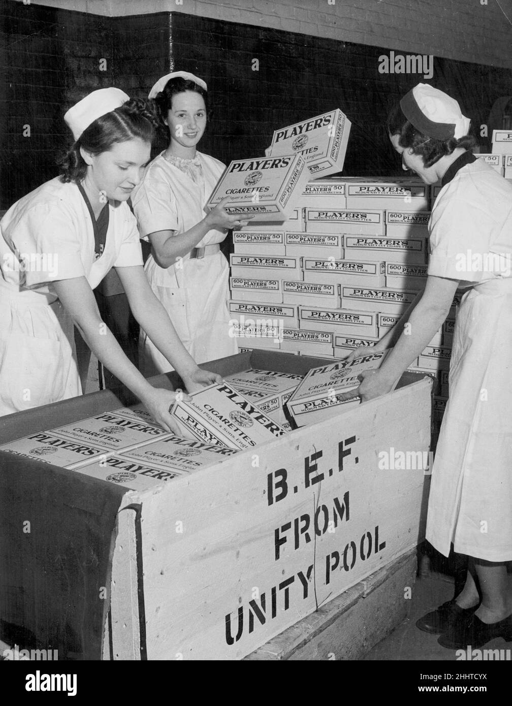 I primi milion giocatori sigarette da Unity pool per il B.E.F. sono spediti in tempo per raggiungere le truppe per Natale. Dicembre 1939 Foto Stock