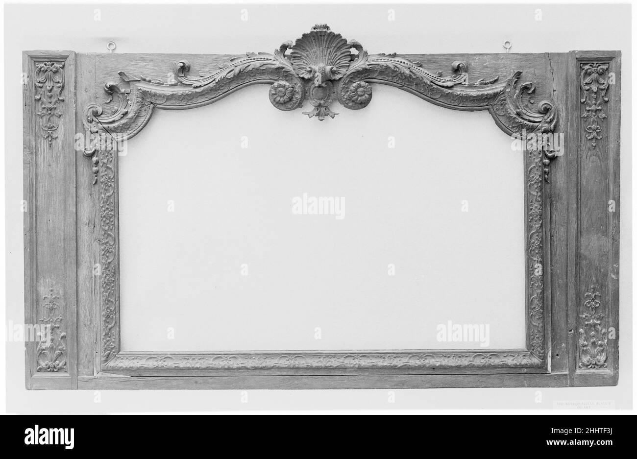 Overdoor (dessus de porte) fine 17th secolo francese. Overdoor (dessus de porte). Francese. Fine 17th secolo. Rovere intagliato. Lavorazione del legno Foto Stock