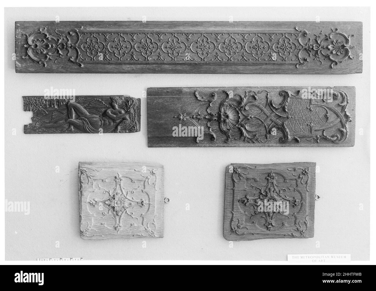 Frammento di pannello 16th stile secolo di Barthélemy Prieur francese. Frammento di pannello. Francese. 16th secolo. Noce scolpito (?). Lavorazione del legno Foto Stock