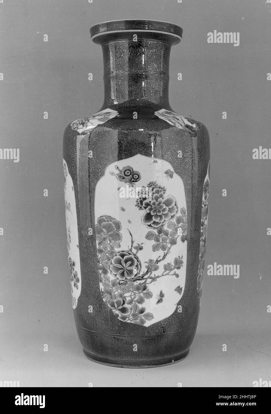 Vaso Cina. Vaso. Cina. Porcellana. Dinastia Qing (1644-1911), periodo Kangxi (1662-1722). Ceramica Foto Stock