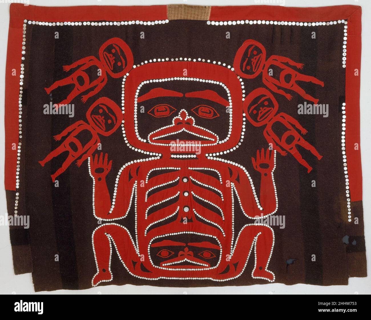 Dance Cape, conosciuta come bottoni coperta 1850–60 Tsimshian. Dance Cape, conosciuta come una coperta pulsante. Tsimshian. 1850–60. Panno di lana, bottoni di conchiglia. Canada, British Columbia. Tessuti-tessuti Foto Stock