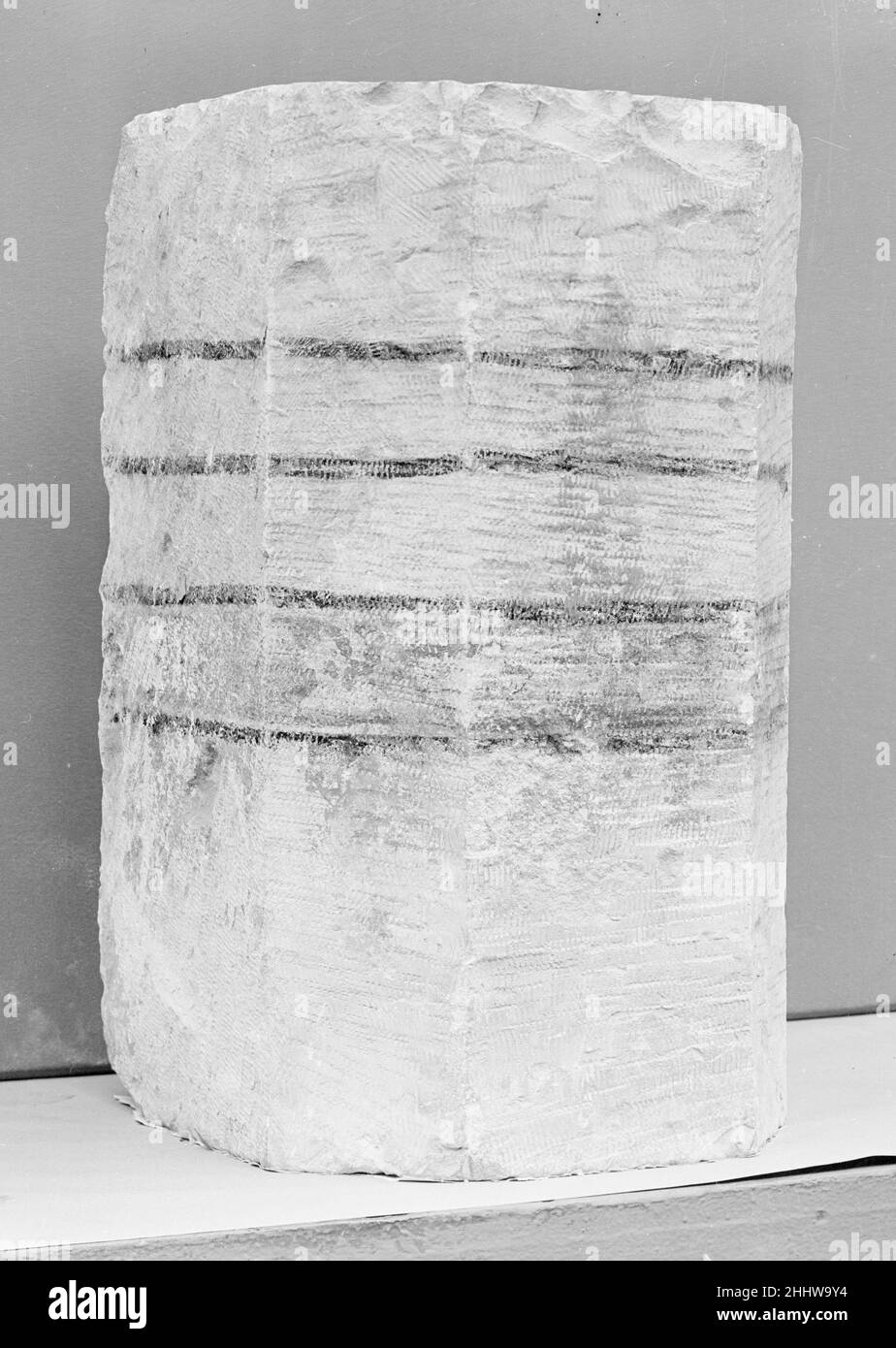 Parte di un Rib da Groined Vaulting 13th secolo francese o tedesco. Parte di una nervatura da Groined Vaulting. Francese o tedesco. 13th secolo. Pietra, policromia. Scultura-architettura Foto Stock