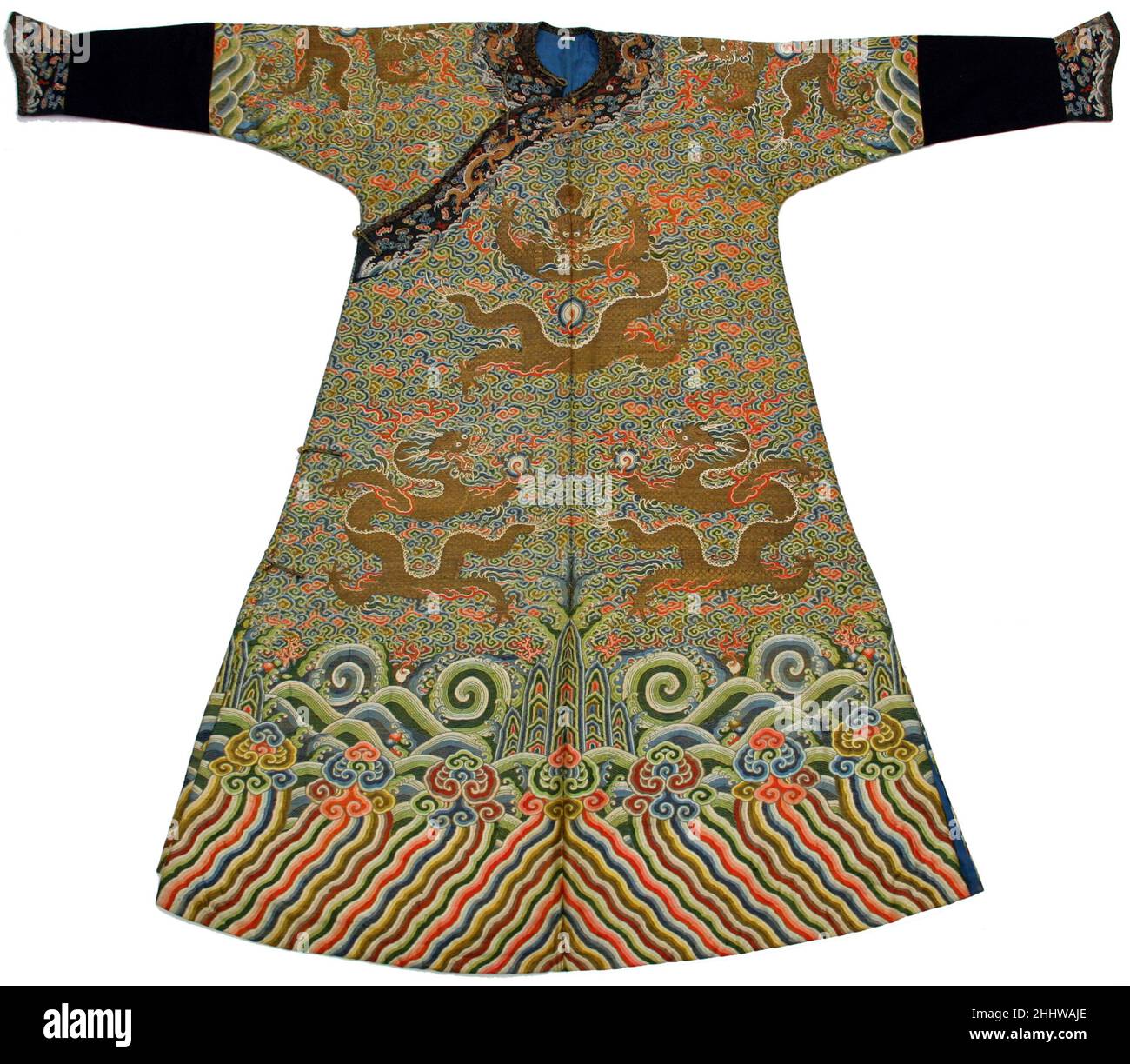 Dragon Robe 18th secolo Cina. Dragon Robe. Cina. 18th secolo. Seta, filo metallico. Dinastia Qing (1644-1911), periodo Kangxi (1662-1722). Costumi-tessuti Foto Stock