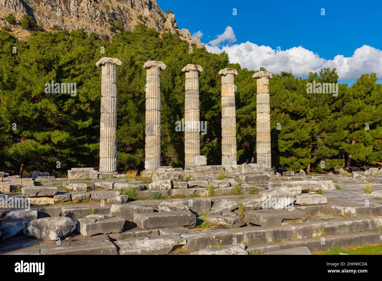 Rovine del Tempio di Atena nell'antica città greca di Priene, Turchia Foto Stock