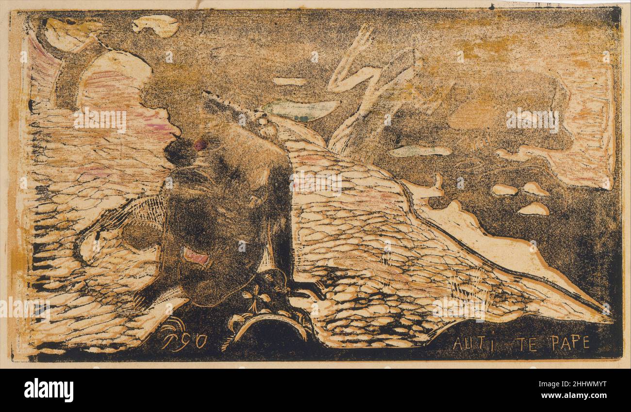 Auti te Pape 1893–94 Paul Gauguin francese Gauguin iniziò a lavorare al testo e alle illustrazioni per Noa Noa (profumo fragrante) mentre a Parigi nel 1893-94 seguì il suo primo viaggio a Tahiti. Il progetto fu originariamente concepito come una narrazione delle percezioni personali e artistiche di Tahiti di Gauguin, ma alla fine divenne qualcosa di molto più complesso e misterioso, pieno di riferimenti ai miti della creazione tahitiana e all'antica cultura Maori. Gauguin ha progettato dieci stampe di legno per Noa Noa, che funzionano meno come illustrazioni che come corollari ispirati: Portano poco rapporto con il suo romanticismo Foto Stock