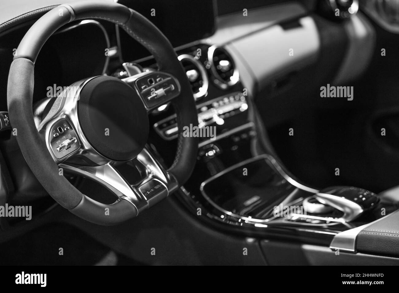 Primo piano impianto di ventilazione e aria condizionata - dettagli e controlli di auto moderna Foto Stock