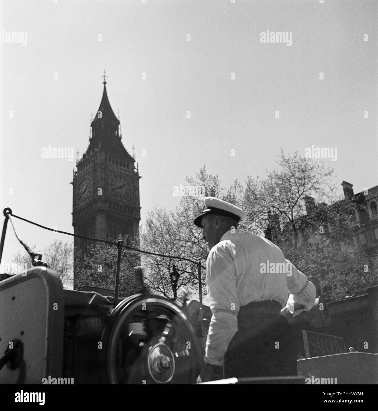 Un vaporetto da piacere sul Tamigi, Londra. 30th maggio 1950. Foto Stock