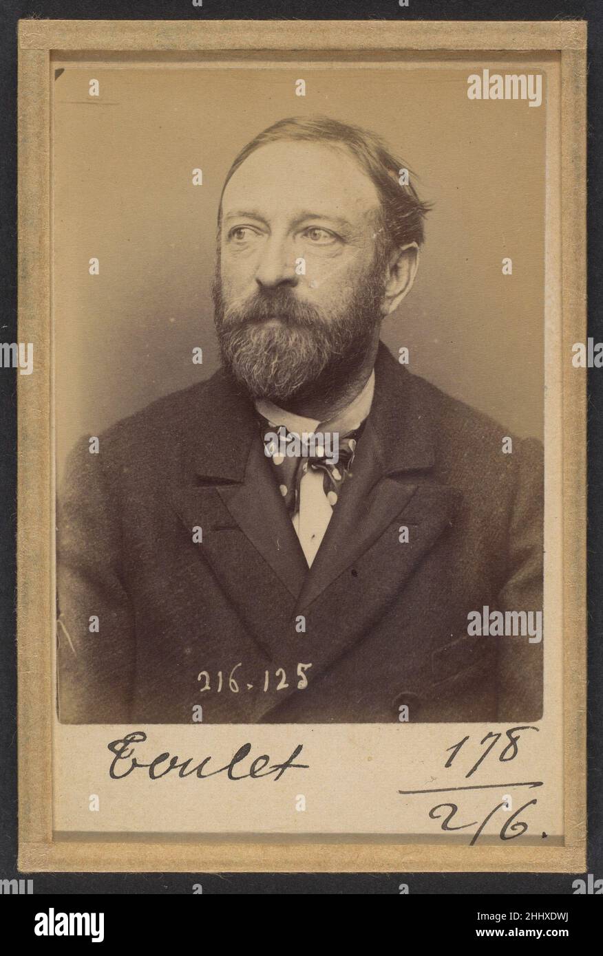 Touret. Ragazzo, Flavien. 41 ans, né à Boufler (Somme). Imprenditore di peinture. Anarchiste. 23/3/94. 1894 Alphonse Bertillon nato in un'illustre famiglia di scienziati e statistici, Bertillon iniziò la sua carriera come impiegato nell'Ufficio di identificazione della Prefettura di Parigi di polizia nel 1879. Incaricato di mantenere un registro affidabile dei trasgressori da parte della polizia, ha sviluppato il primo moderno sistema di identificazione penale. Il sistema, che divenne noto come Bertillonage, aveva tre componenti: La misurazione antropometrica, la descrizione verbale precisa delle caratteristiche fisiche del prigioniero, e s Foto Stock