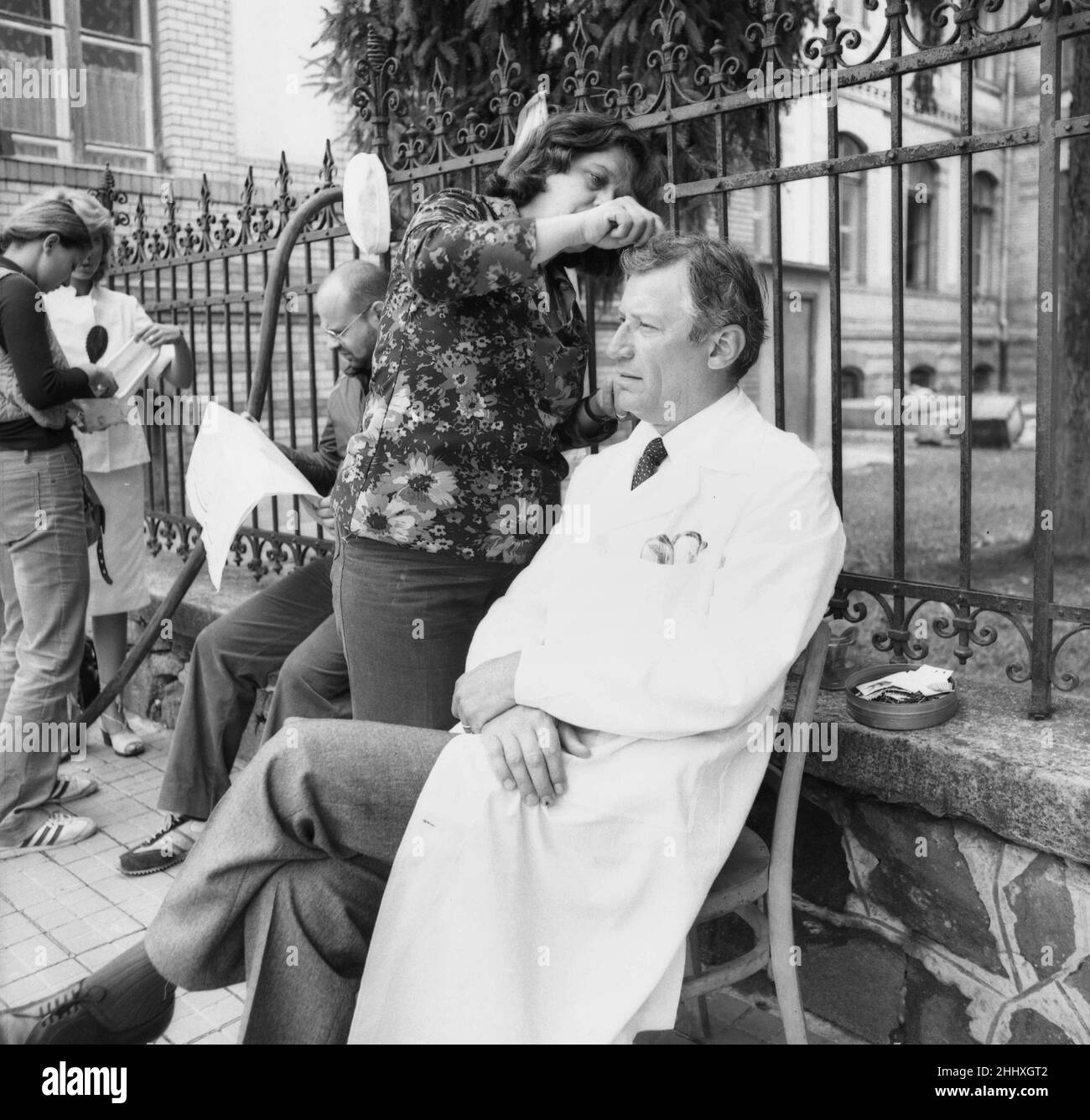 Attori rumeni Victor Rebengiuc & Cristina Deleanu durante le riprese di 'Orgolii' (1982), direttore Manole Marcus Foto Stock