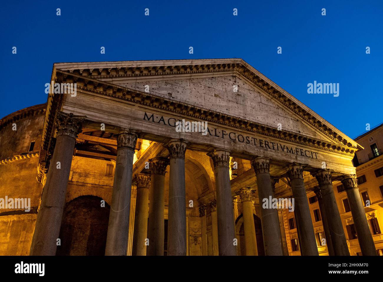 Roma, Italia - 25 maggio 2018: Pantheon antico tempio romano dell'imperatore Agrippa attualmente Basilica di Santa Maria e dei Martiri in Piazza della rotonda Foto Stock