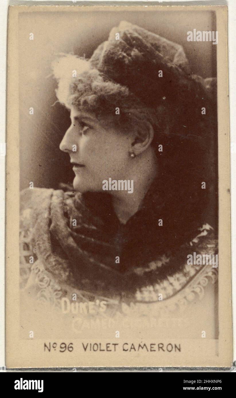 Carta numero 96, Violet Cameron, della serie Actors and Attres (N145-4) emessa da Duke Sons & Co. Per promuovere le sigarette Cameo 1880s emesse da W. Duke, Sons & Co. Carte commerciali del set 'Actors and Attres' (N145-4), Pubblicato nel 1880s da W. Duke Sons & Co. Per promuovere sigarette Cameo. Ci sono otto sottogruppi della serie N145. Vari sottogruppi sport diversi carte disegni e anche promuovere diverse marche di tabacco rappresentate da W. Duke Sons & Company. Questa scheda è del quarto sottoinsieme, N145-4. Si noti che i nomi degli attori sono scritti in modo diverso sulle carte in tutto il set e non sono depe Foto Stock