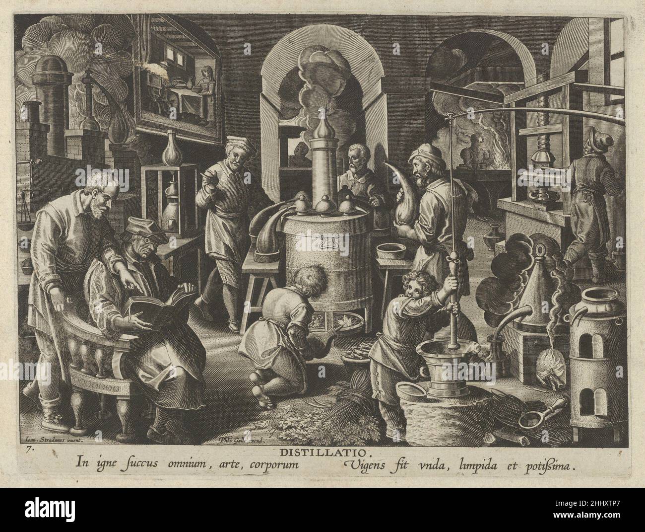 Nuove invenzioni dei tempi moderni [Nova reperta], l'invenzione della distillazione, piatto 7 ca. 1600 Jan Collaert i Netherlandh Settimo piatto da una serie di stampe intitolata Nova reperta (New invenzioni dei tempi moderni) composta da una pagina di titolo e 19 lastre, incise da Jan Collaert i, dopo Jan van der Straet, chiamata Straduus, e pubblicata da Philips Galle. Illustrazione dei lavoratori di una fabbrica di distilleria. In primo piano a destra due uomini leggono un libro. Al centro quattro uomini eseguono l'atto di distillazione. A destra un giovane ragazzo e altri due uomini dietro di lui lavorano anche per aiutare il distillato Foto Stock
