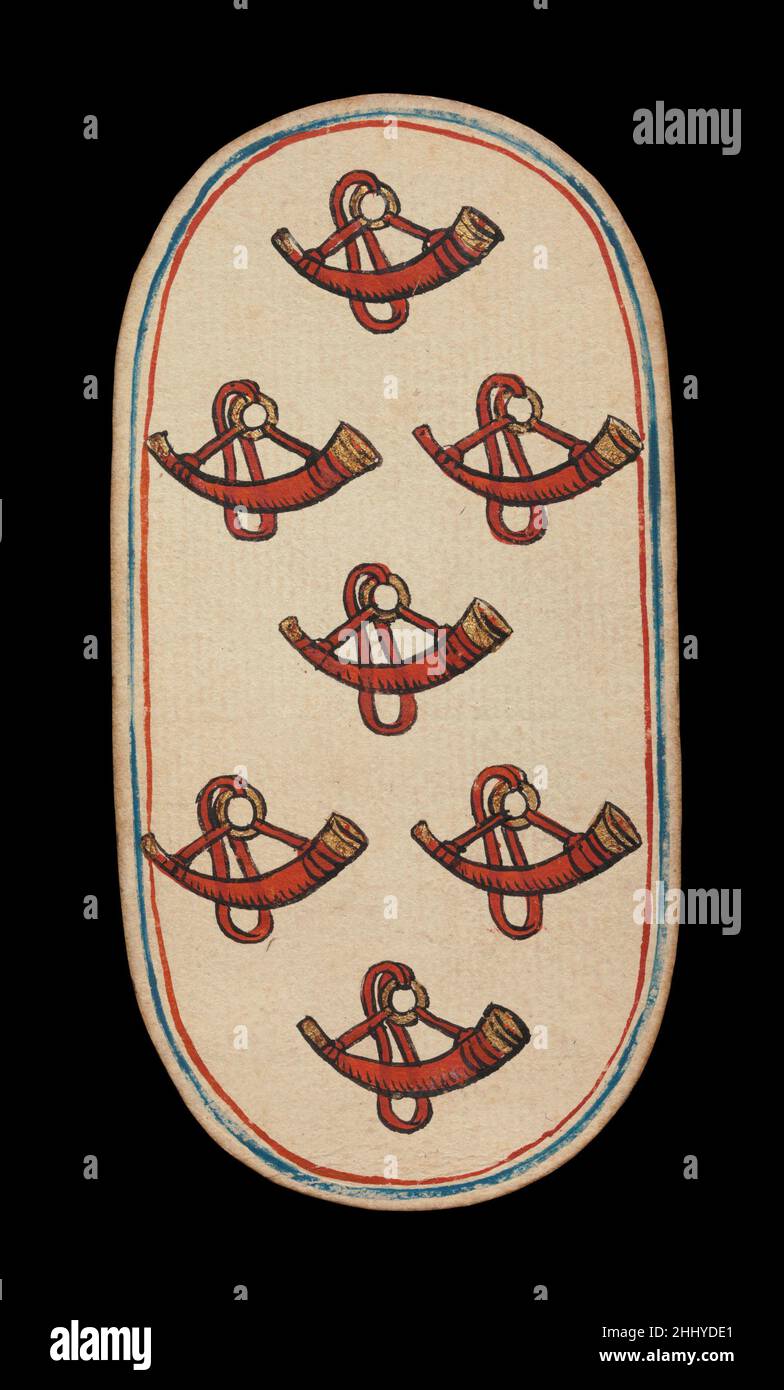 7 dei corni, dalle carte da gioco dei Chiostri ca. 1475–80 South Netherlandish il set Cloisters di cinquantadue carte costituisce l'unico mazzo completo conosciuto di carte da gioco ordinarie illuminate (al contrario delle carte tarocchi) del XV secolo. Ci sono quattro tute, ciascuna composta da un re, una regina, un cavaliere e dieci carte pip. I simboli del vestito, basati sull'attrezzatura associata alla caccia, sono corna da caccia, collari di cane, tether di cane e nooses di gioco. Il valore delle carte pip è indicato da opportune ripetizioni del simbolo del seme. Le cifre, che sembrano essere basate su franco-fiammingo Foto Stock