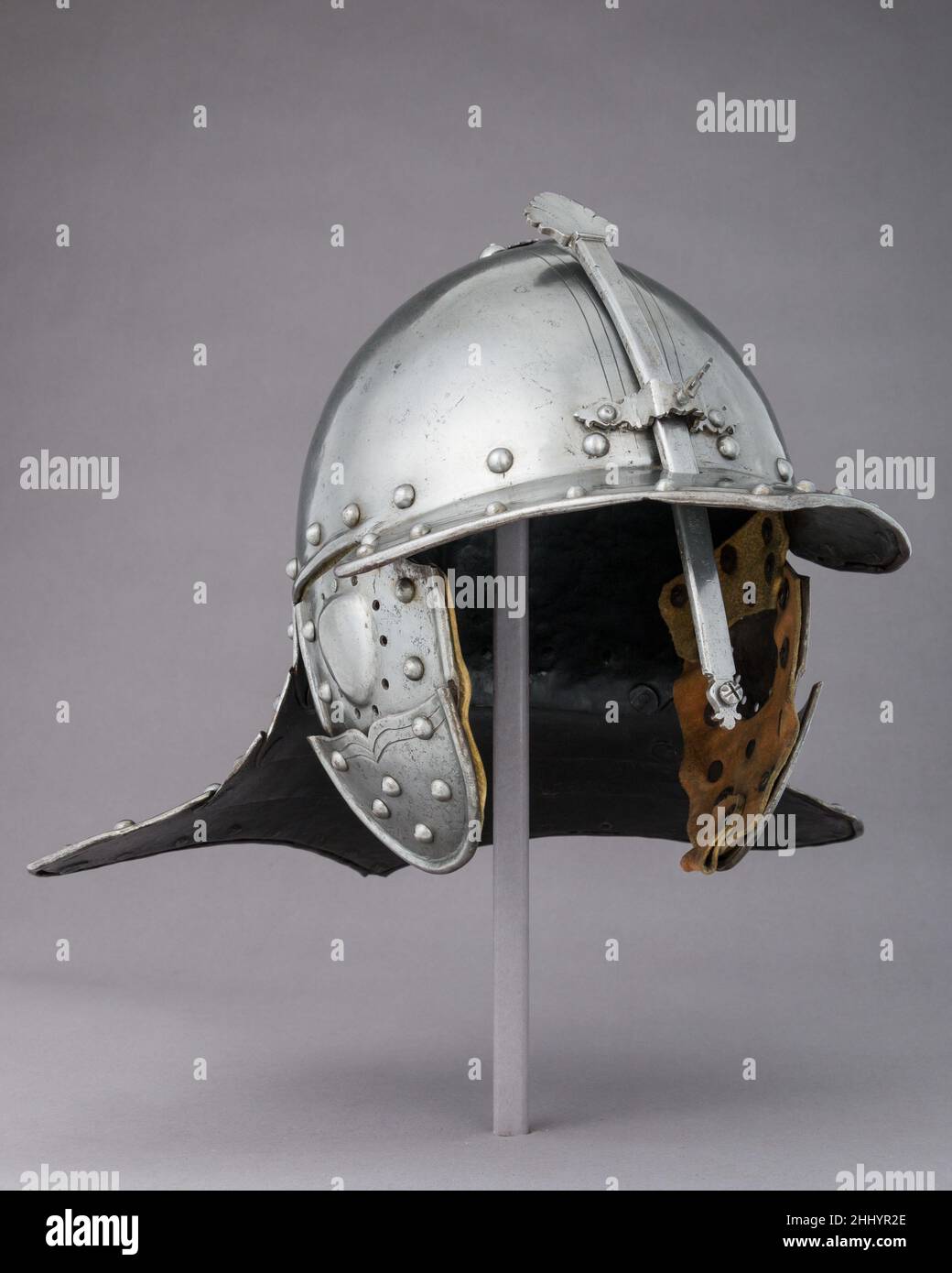 Lobster-Tail Burgonet probabilmente secondo trimestre 17th secolo Nord Europa. Aragosta-coda Burgonet 27085 Foto Stock